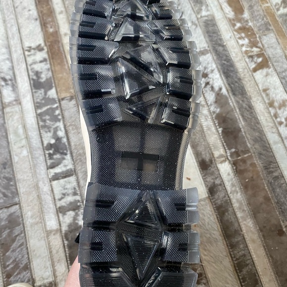 SOLD Cute off white boots. Nwt size 41 - Picture 3 of 5